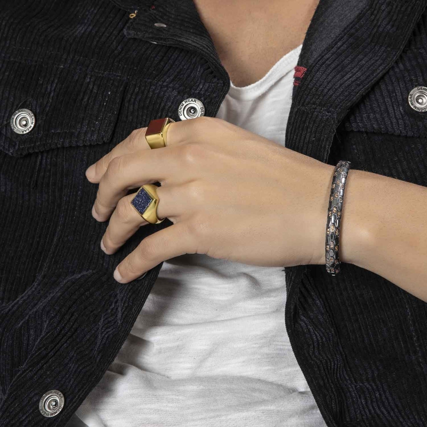 Zyan Gems | Exclusive Classic Gold Signet Statement Ring with Natural Black Onyx/ Red Agate, Sterling Silver  Ring | Jewellery for Men