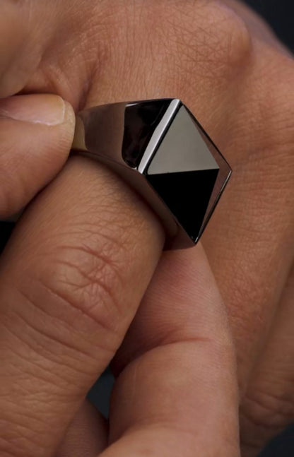 Zyan Gems | Exclusive Classic Style Ring with Natural Pyramidal Black Onyx | Sterling Silver  Ring | Jewellery for Men