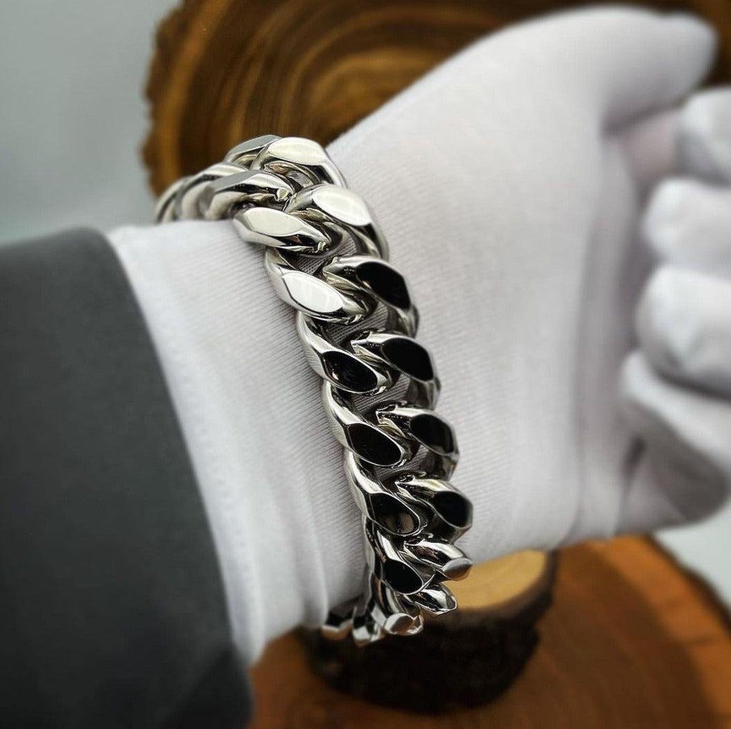 Zyan Gems | Unique 19mm High Polished Solid Miami Cuban Bracelet with Iced Skull Lock for Men |  Sterling Silver Bracelet