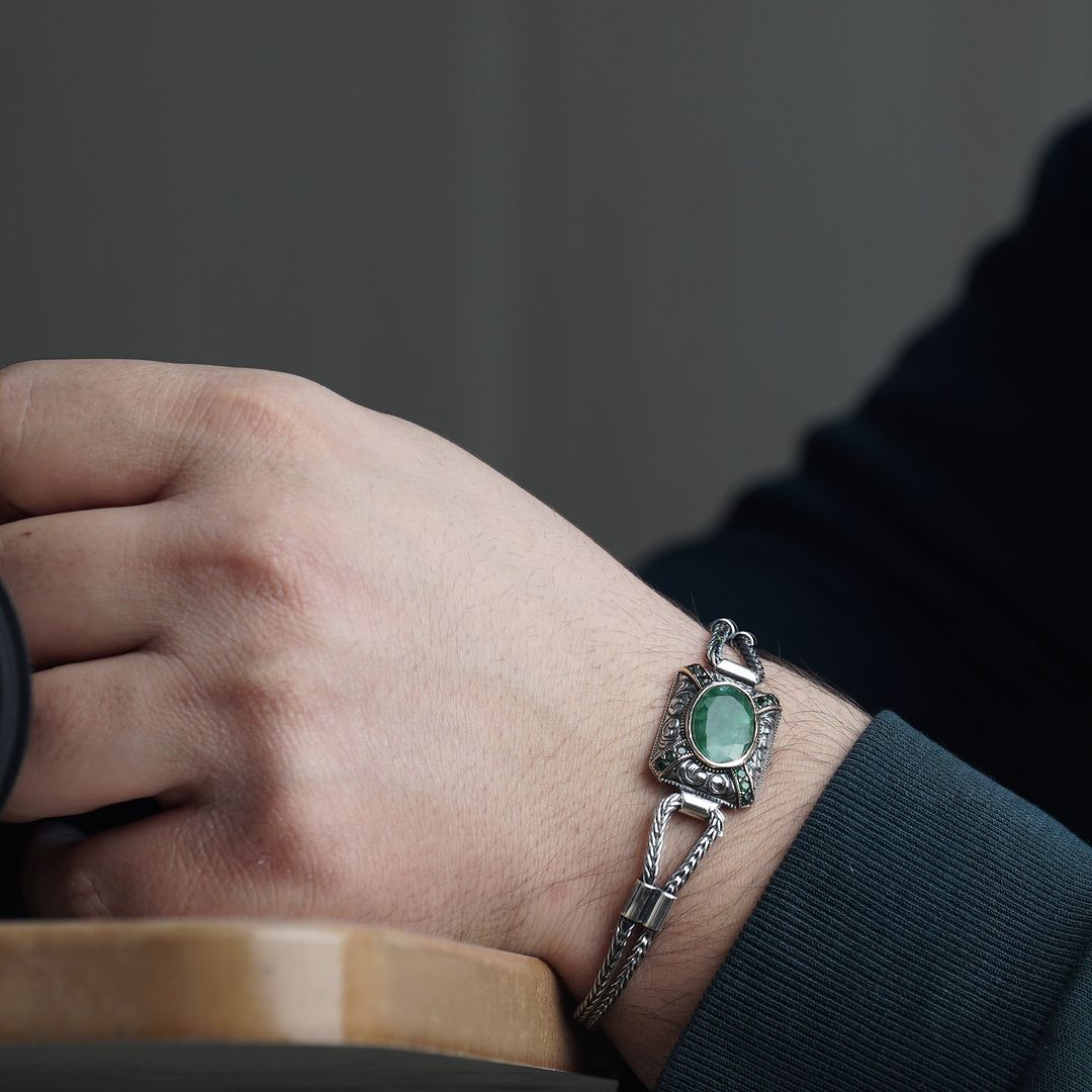 Zyan Gems | Unique Green Emerald hand beaded chain Bracelet for Men | Oxidized  Silver Bracelet
